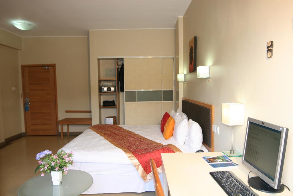 Metropole Hotel Kampala Extérieur photo