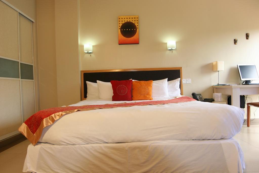 Metropole Hotel Kampala Extérieur photo