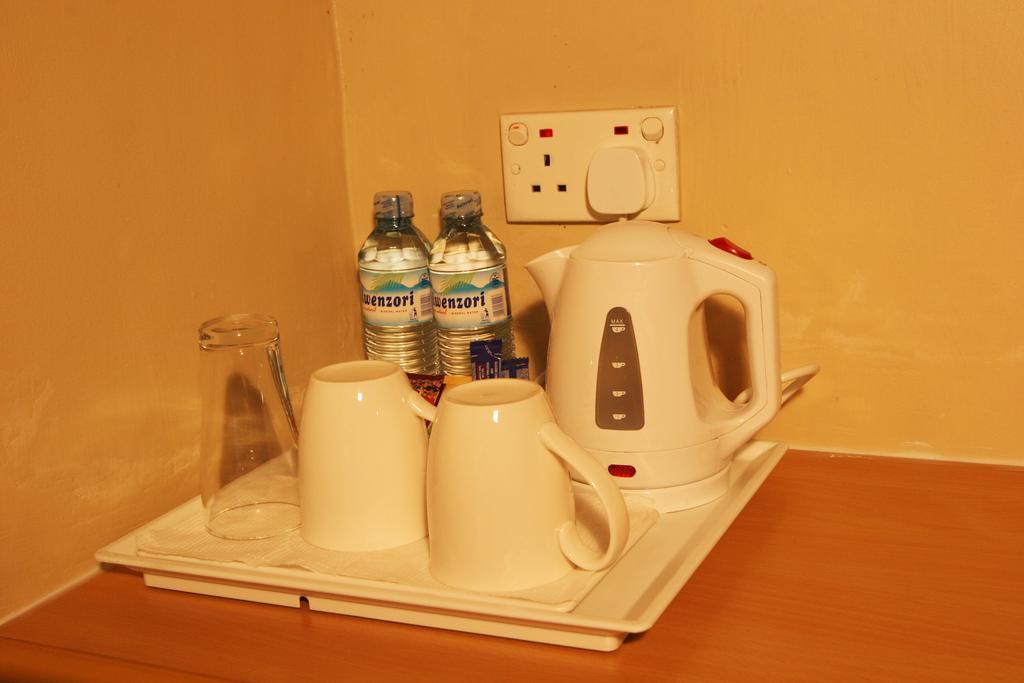 Metropole Hotel Kampala Extérieur photo
