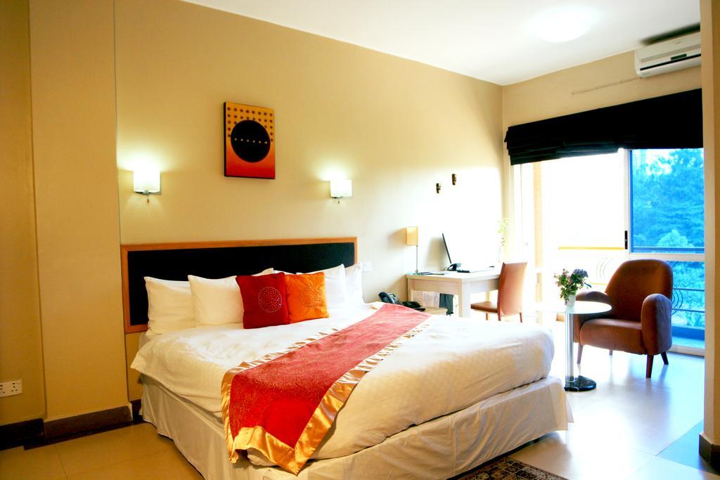 Metropole Hotel Kampala Extérieur photo