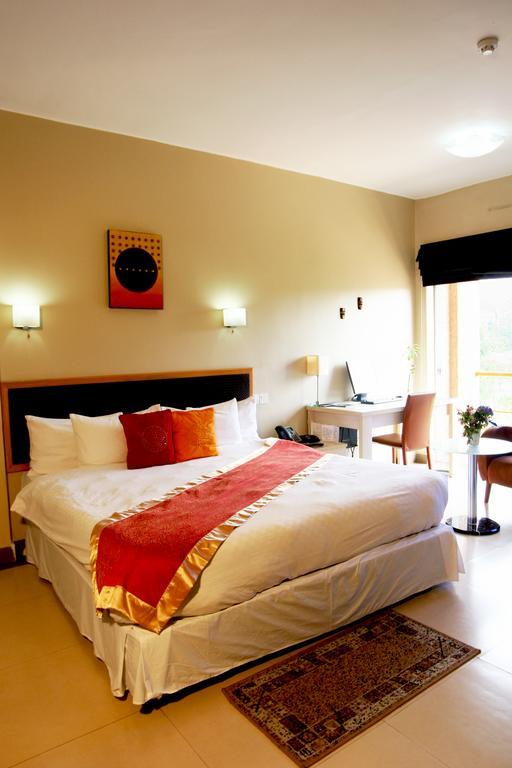 Metropole Hotel Kampala Extérieur photo