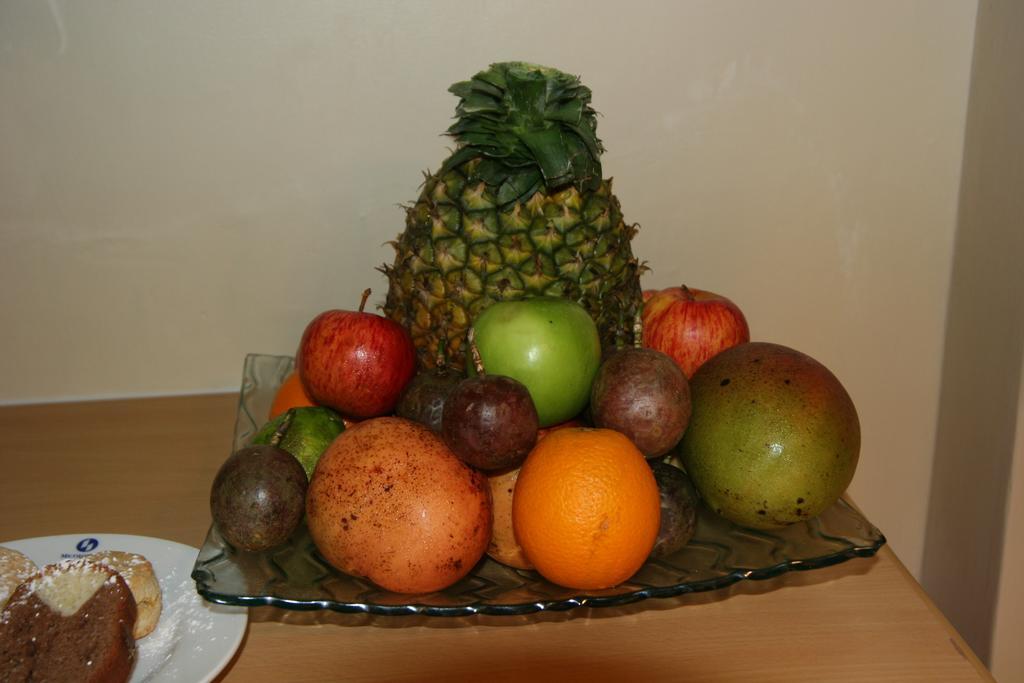 Metropole Hotel Kampala Extérieur photo