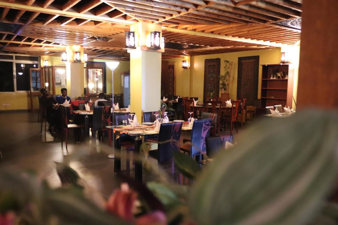 Metropole Hotel Kampala Extérieur photo