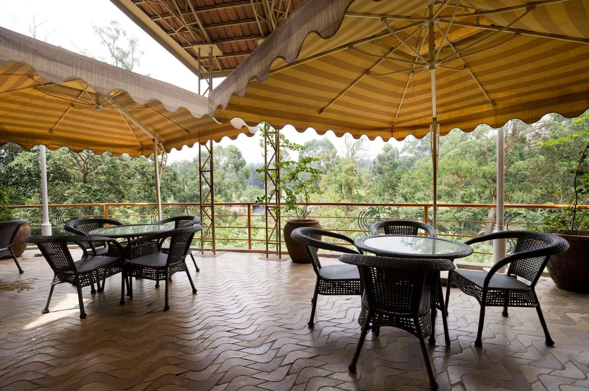 Metropole Hotel Kampala Extérieur photo