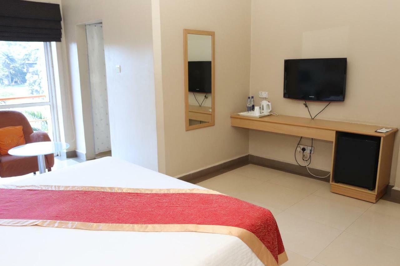 Metropole Hotel Kampala Extérieur photo