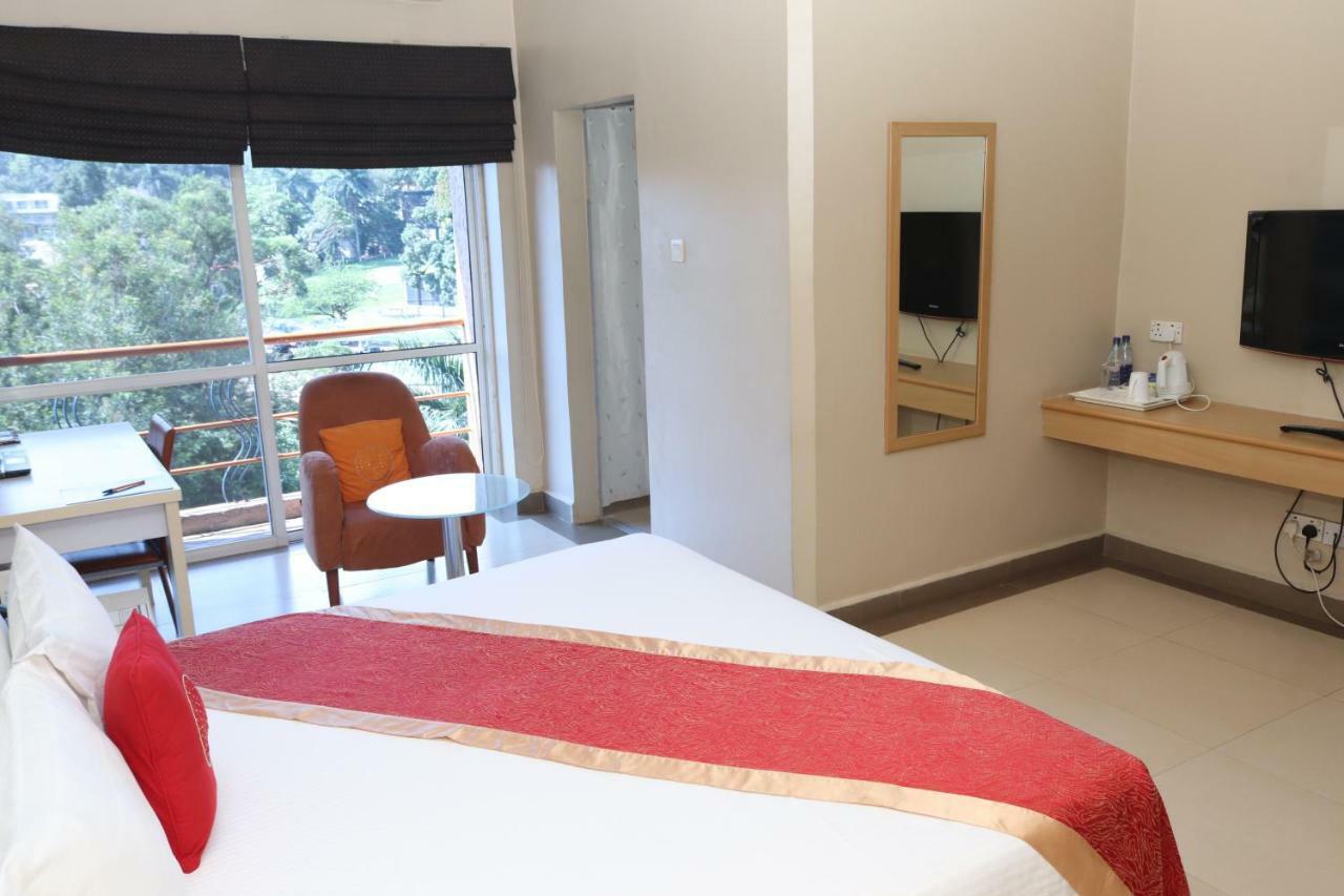 Metropole Hotel Kampala Extérieur photo